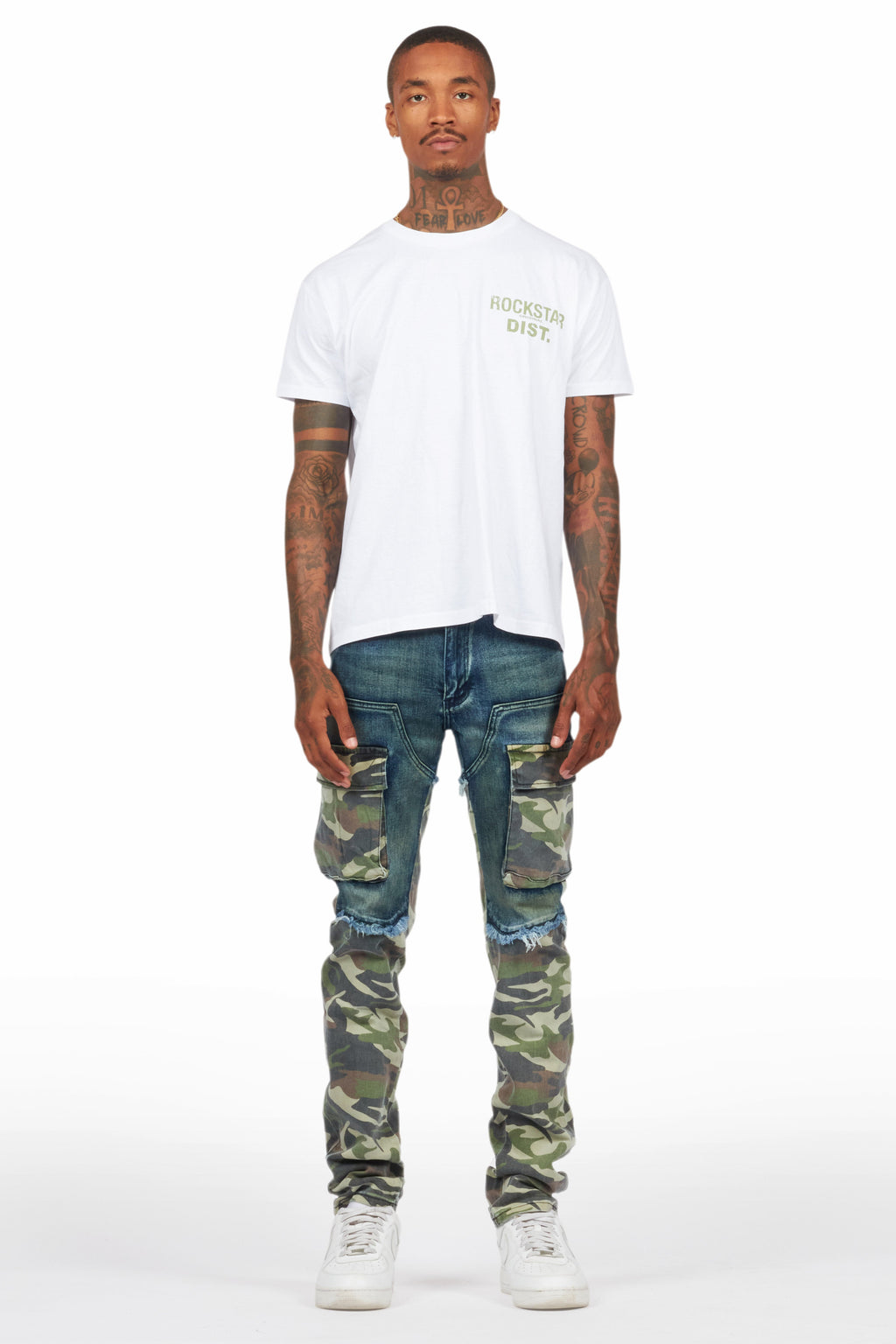 Lake White/Green T-Shirt & Denka Dark Blue Slim Jean Bundle