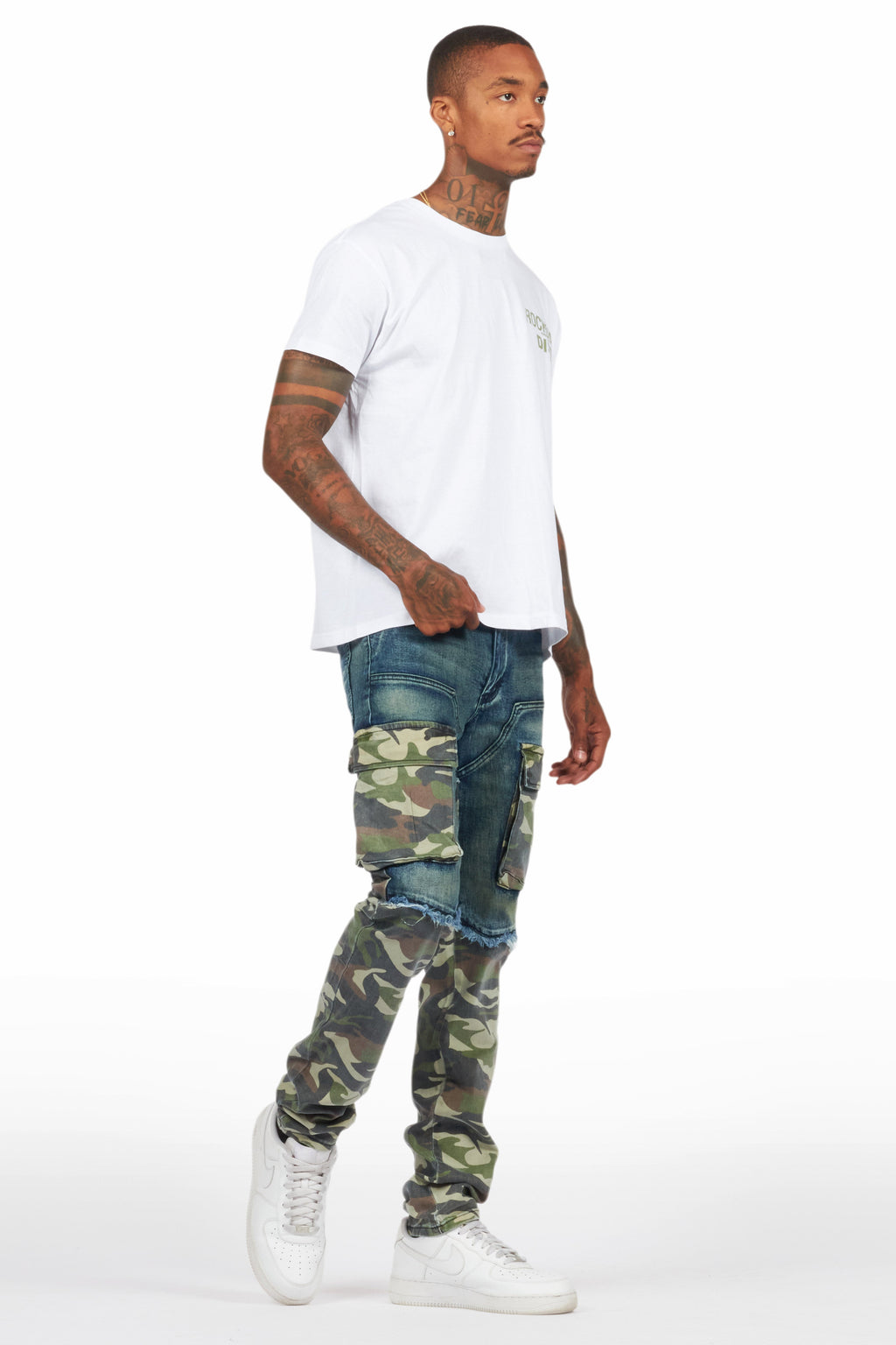 Lake White/Green T-Shirt & Denka Dark Blue Slim Jean Bundle