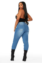 Lainee Med. Wash Rhinestone Detail Boyfriend Jean