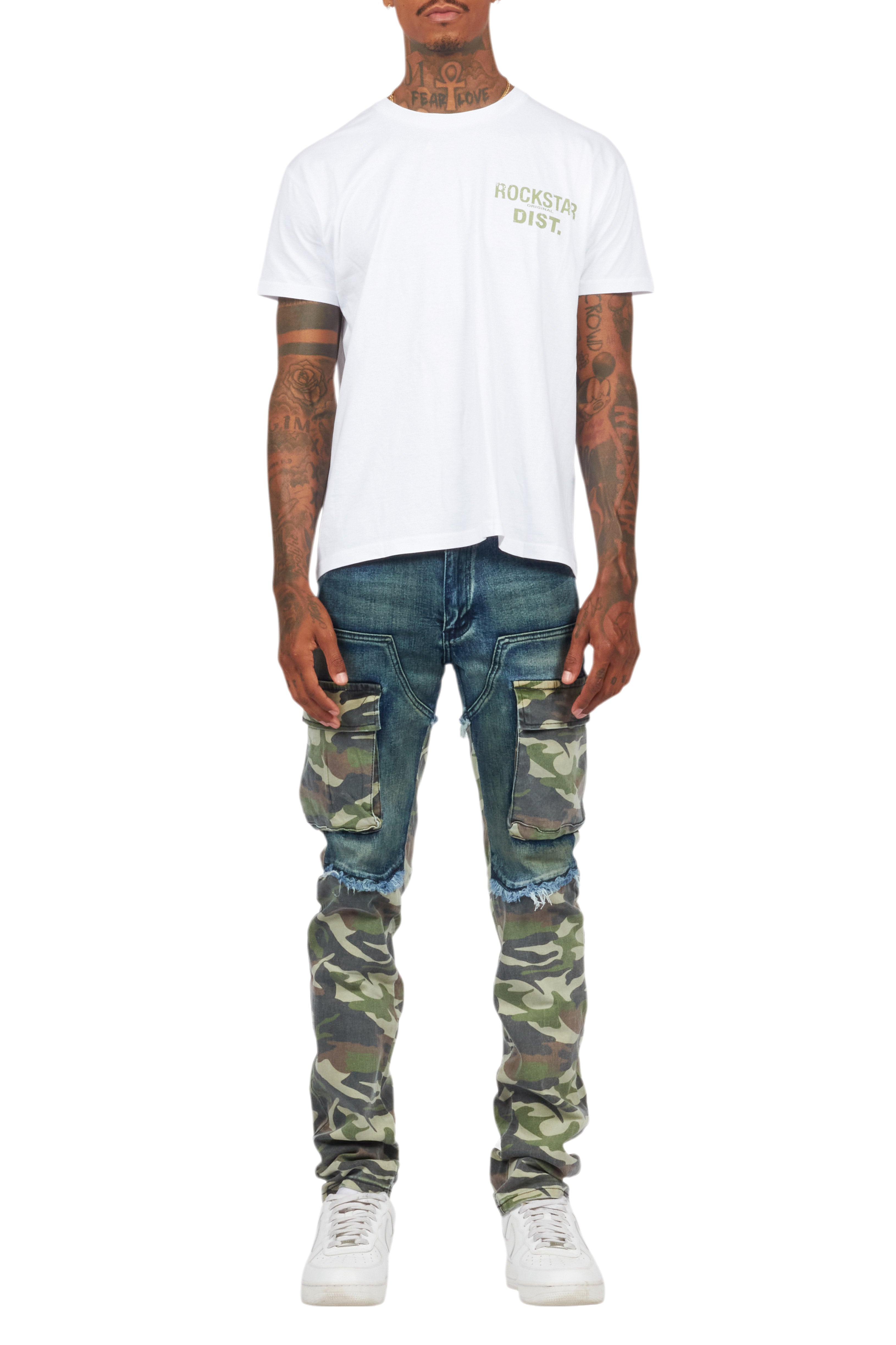 Lake White/Green T-Shirt & Denka Dark Blue Slim Jean Bundle