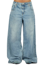 Hidaya Light Wash Baggy Jean