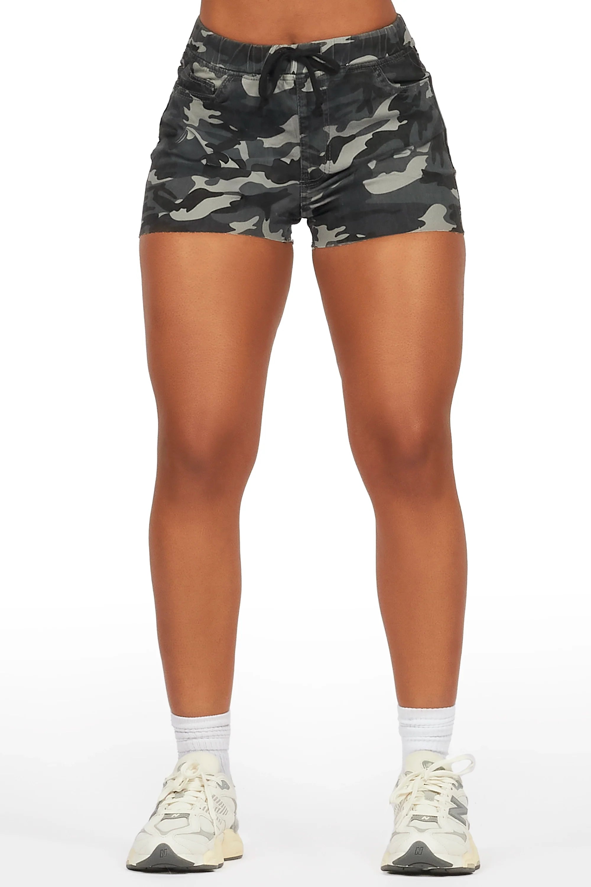 Loronda Black Camo Short